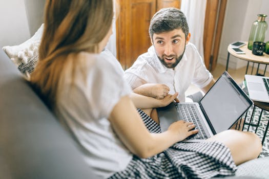 Tech freelancers collaborating online